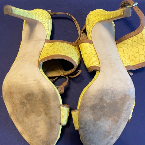 Ann Taylor yellow fish leather heels - Picture 5 of 6